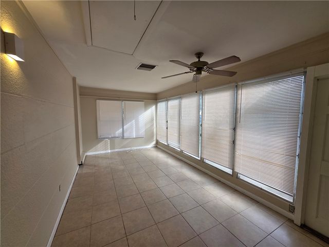 1631 4th Court, Vero Beach, FL 32960