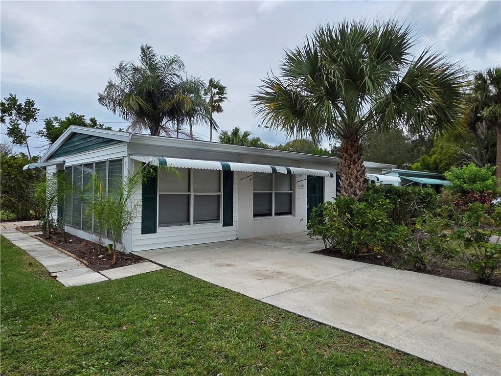 1631 4th Court, Vero Beach, FL 32960