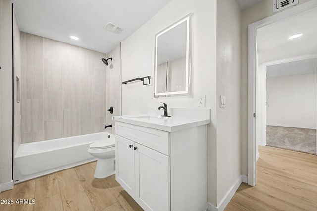 4529 W BERRIDGE Lane, Glendale, AZ 85301