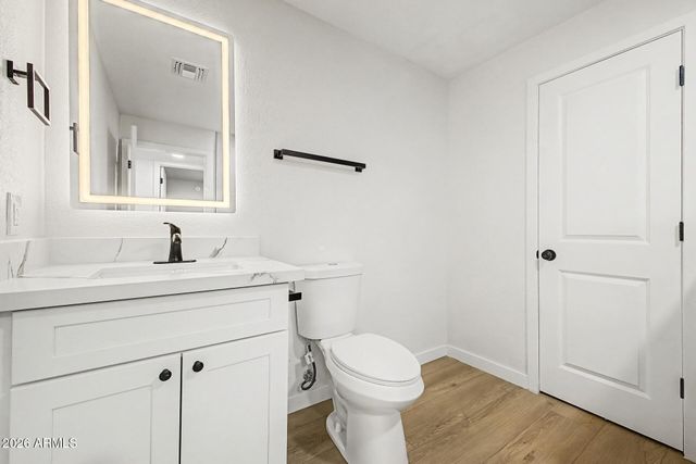 4529 W BERRIDGE Lane, Glendale, AZ 85301