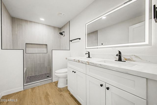 4529 W BERRIDGE Lane, Glendale, AZ 85301