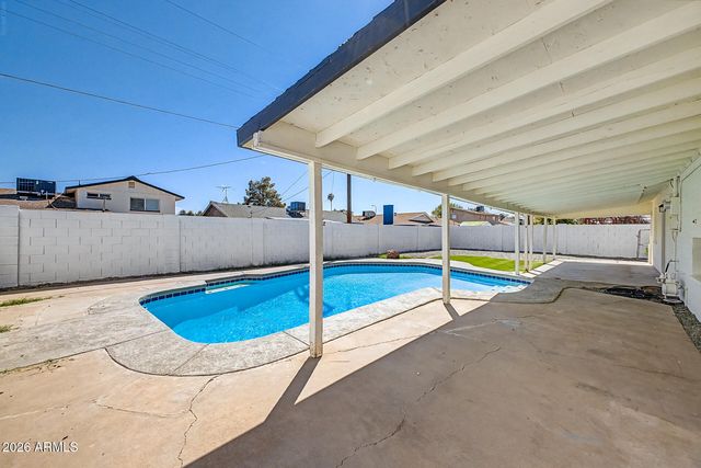 4529 W BERRIDGE Lane, Glendale, AZ 85301