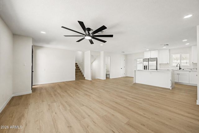 4529 W BERRIDGE Lane, Glendale, AZ 85301