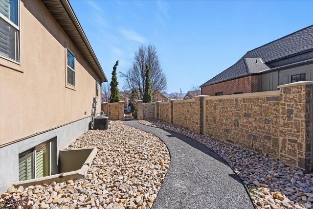 11438 S JACKSON DOWNS WAY, South Jordan, UT 84095