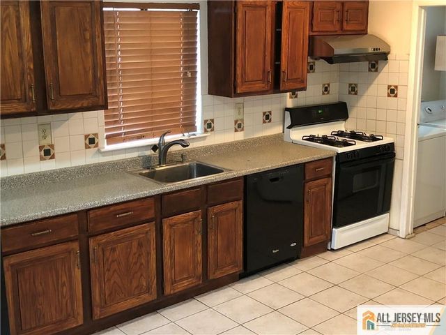 162 Westgate Drive 162, Edison, NJ 08820