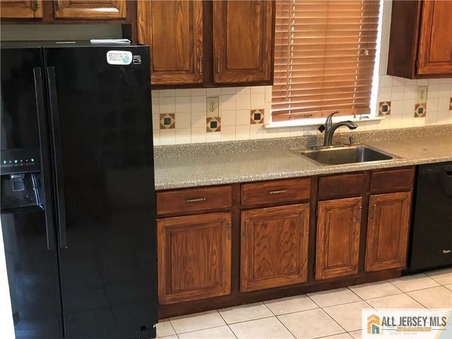 162 Westgate Drive 162, Edison, NJ 08820
