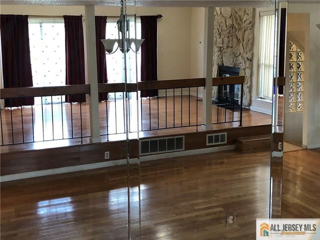 162 Westgate Drive 162, Edison, NJ 08820