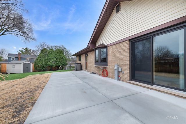 21W301 Par Lane, Itasca, IL 60143