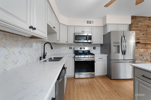 21W301 Par Lane, Itasca, IL 60143