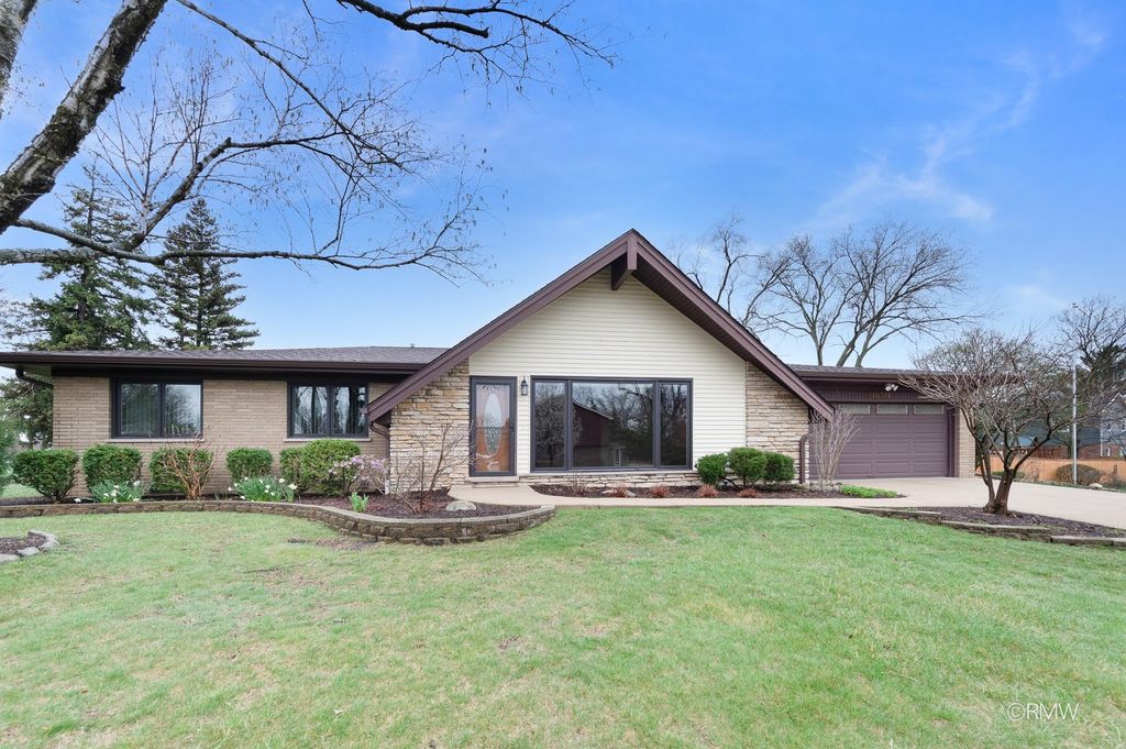 21W301 Par Lane, Itasca, IL 60143