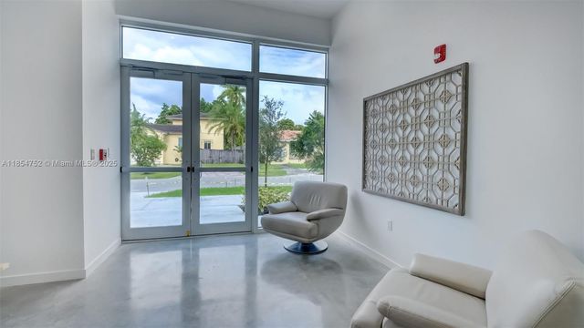 2010 SW 25th Ter 206, Miami, FL 33133