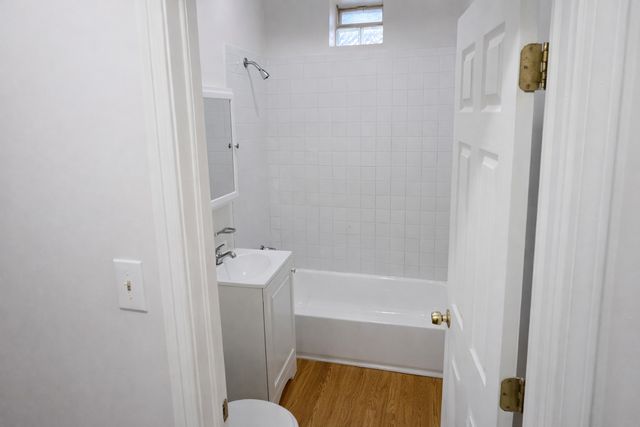 1934 E 74th Street GDN, Chicago, IL 60649