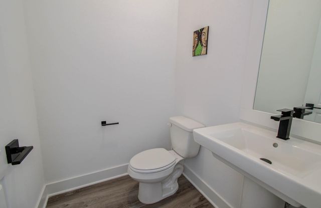 970 Highland Sound Lane, Houston, TX 77091