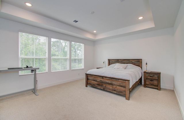 970 Highland Sound Lane, Houston, TX 77091