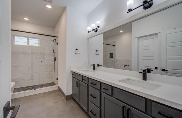 970 Highland Sound Lane, Houston, TX 77091