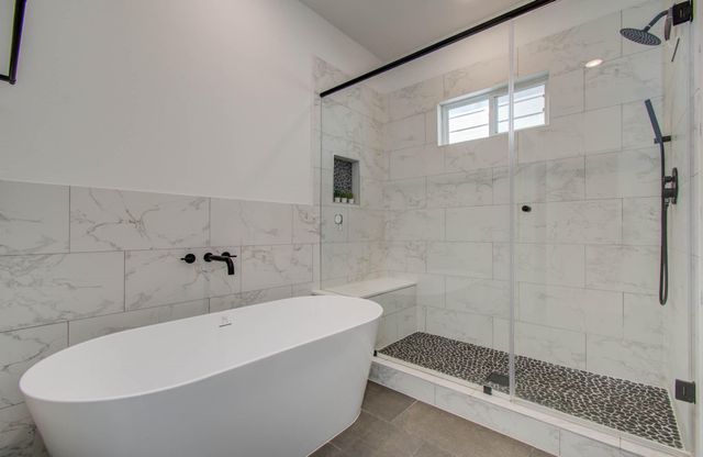 970 Highland Sound Lane, Houston, TX 77091