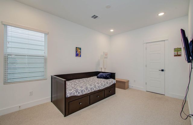 970 Highland Sound Lane, Houston, TX 77091