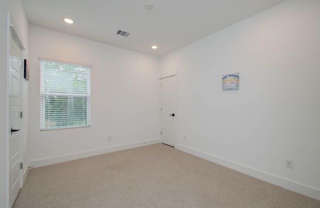 970 Highland Sound Lane, Houston, TX 77091