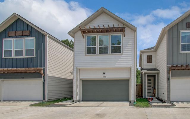 970 Highland Sound Lane, Houston, TX 77091