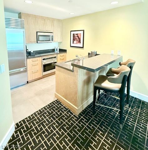 2000 North Fashion Show Drive 4010, Las Vegas, NV 89109