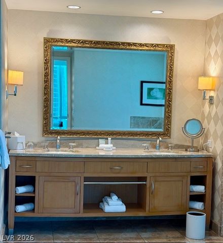 2000 North Fashion Show Drive 4010, Las Vegas, NV 89109