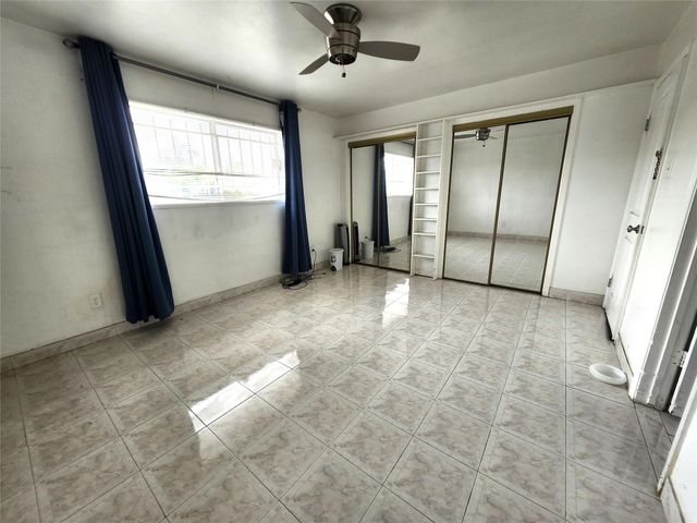 943 W Nelda Road, Houston, TX 77088