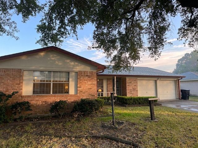943 W Nelda Road, Houston, TX 77088