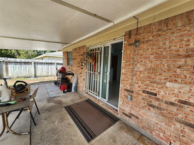 943 W Nelda Road, Houston, TX 77088