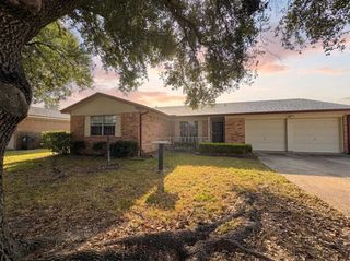 943 W Nelda Road, Houston, TX 77088