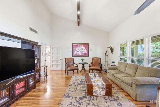 1700 Ashe Road 36, Bakersfield, CA 93309