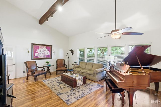 1700 Ashe Road 36, Bakersfield, CA 93309