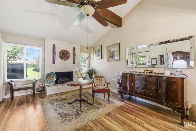 1700 Ashe Road 36, Bakersfield, CA 93309