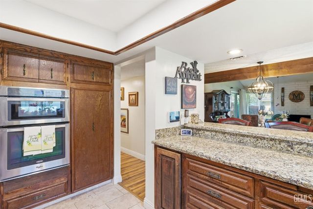 1700 Ashe Road 36, Bakersfield, CA 93309