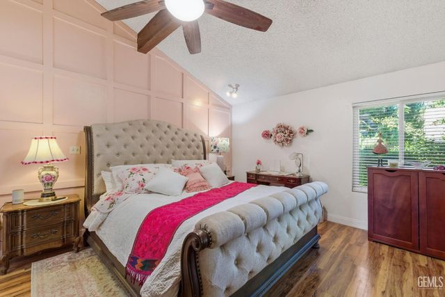 1700 Ashe Road 36, Bakersfield, CA 93309