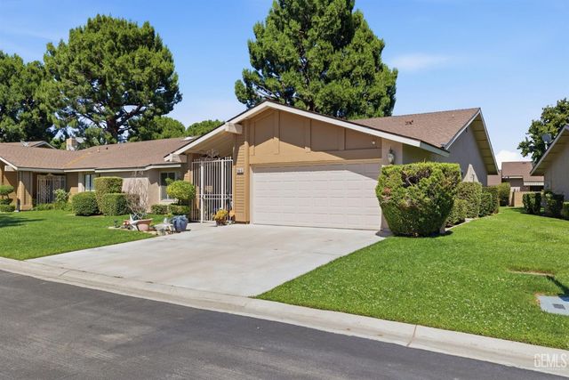 1700 Ashe Road 36, Bakersfield, CA 93309