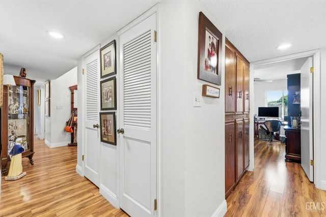 1700 Ashe Road 36, Bakersfield, CA 93309