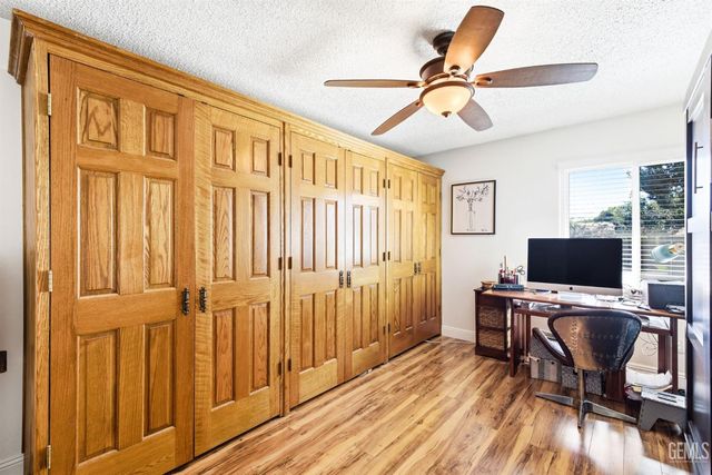1700 Ashe Road 36, Bakersfield, CA 93309