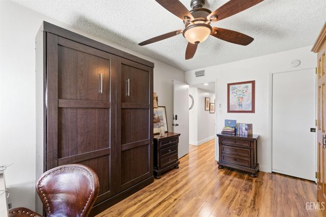 1700 Ashe Road 36, Bakersfield, CA 93309