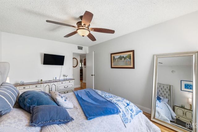 1700 Ashe Road 36, Bakersfield, CA 93309