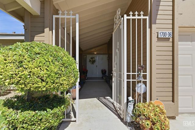 1700 Ashe Road 36, Bakersfield, CA 93309
