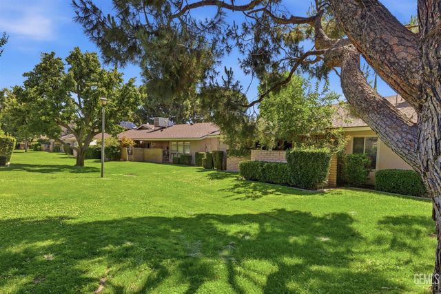 1700 Ashe Road 36, Bakersfield, CA 93309