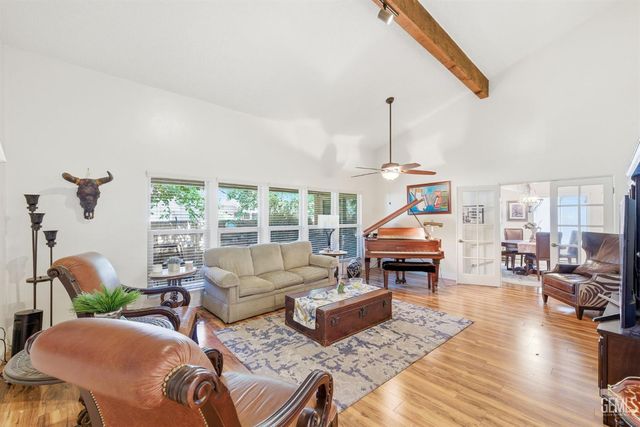 1700 Ashe Road 36, Bakersfield, CA 93309
