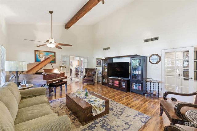 1700 Ashe Road 36, Bakersfield, CA 93309