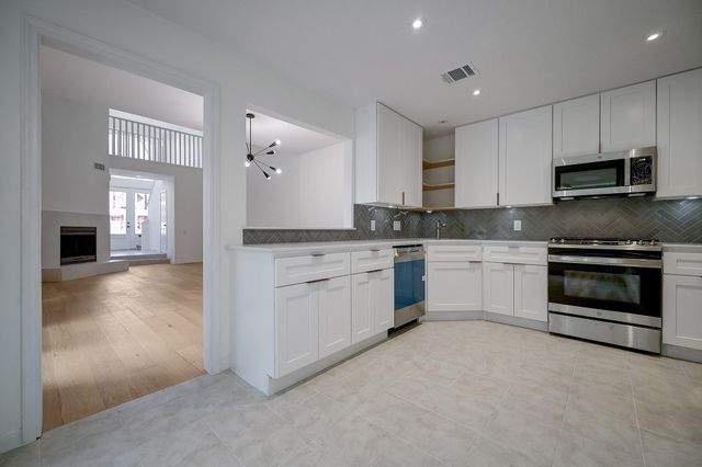 4311 Westheimer Road, Houston, TX 77027