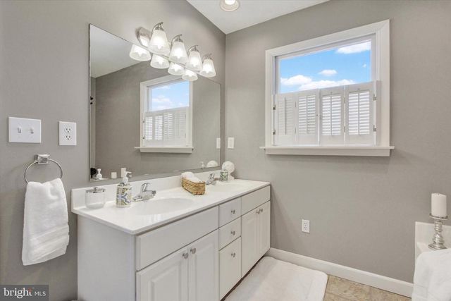 3 HOWARD DR, East Berlin, PA 17316