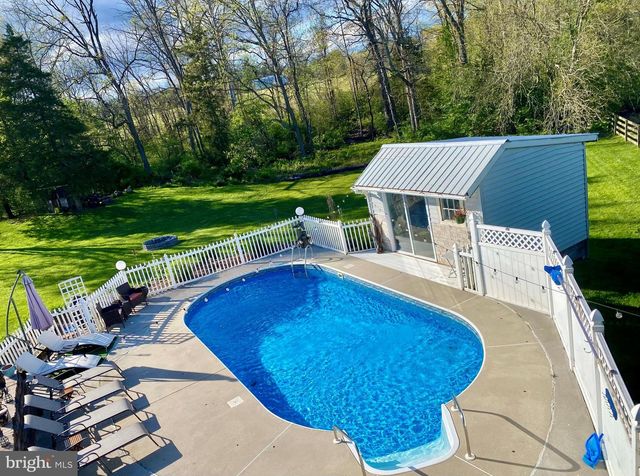 3 HOWARD DR, East Berlin, PA 17316