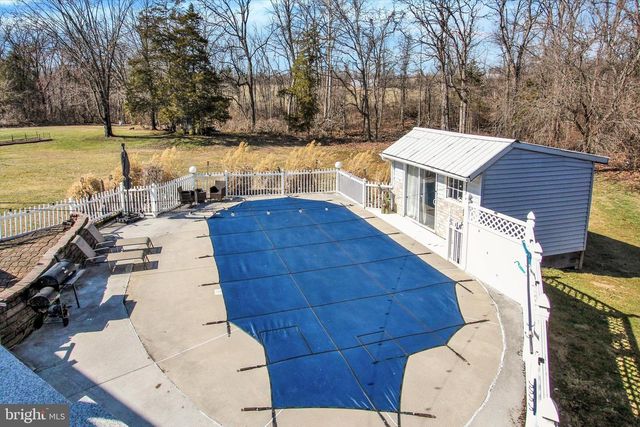 3 HOWARD DR, East Berlin, PA 17316