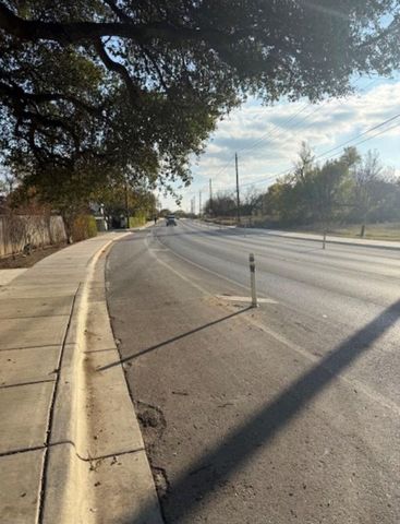 3207 Burleson DR 1, Austin, TX 78741