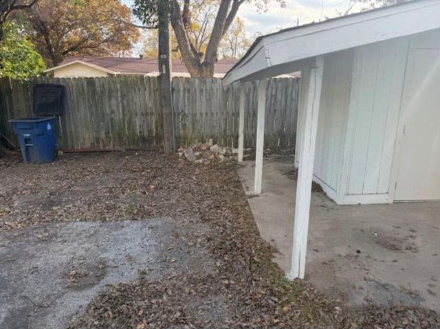 3207 Burleson DR 1, Austin, TX 78741