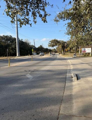 3207 Burleson DR 1, Austin, TX 78741